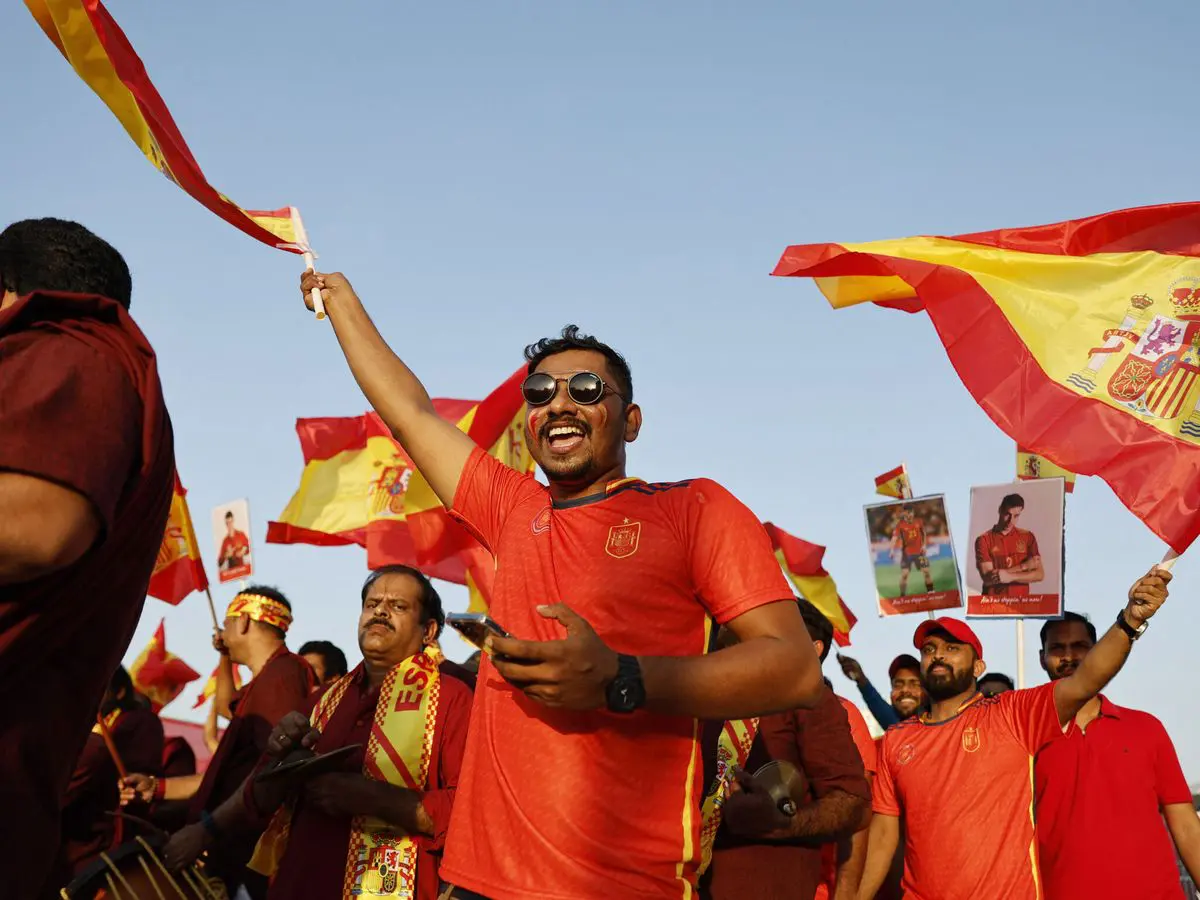 Qatar 2022: los polémicos «hinchas falsos» con los que los organizadores del Mundial quisieron animar el inicio del campeonato