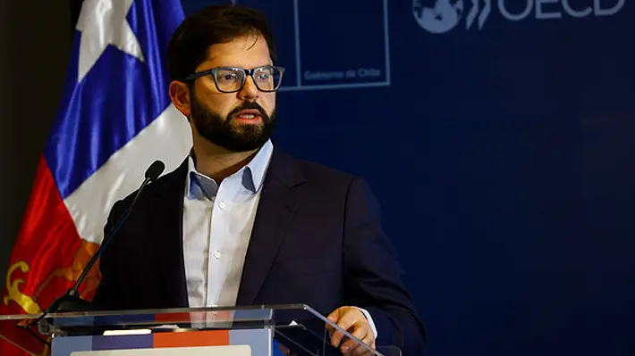 Gabriel Boric mostró su enojo con la FIFA: “Con el nombre de Chile no se juega”