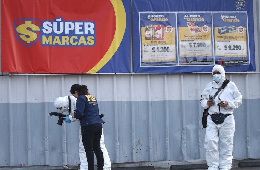 Táctica preventiva evita robo de cajero automático en supermercado de Quilicura