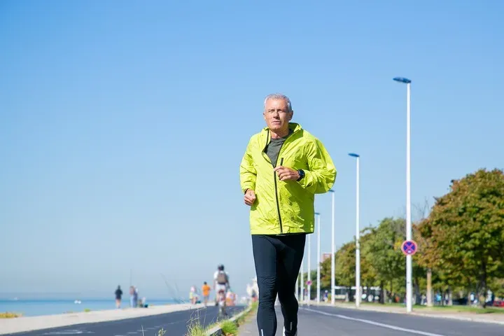 Caminata 6-6-6: Método Efectivo para Mayores de 60 Años
