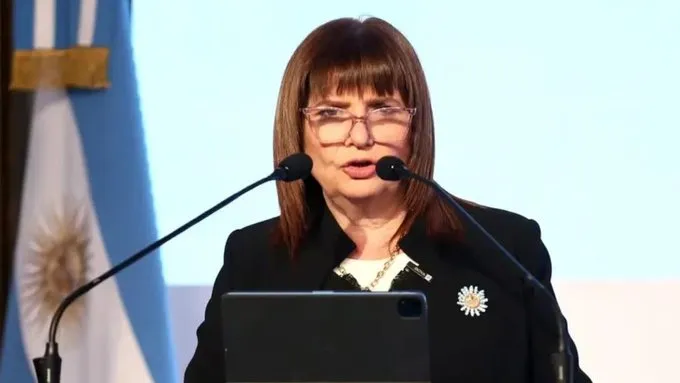 Violencia en el fútbol argentino: Patricia Bullrich responde