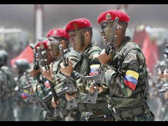 Movilización de las Fuerzas Armadas venezolanas en tensión