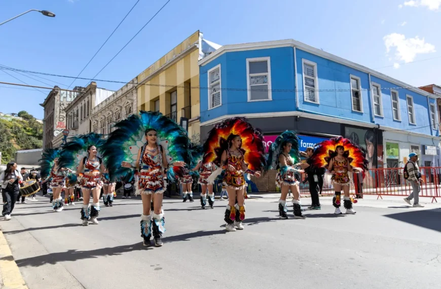 Carnaval de los Mil Tambores: Fiesta Cultural en Valparaíso
