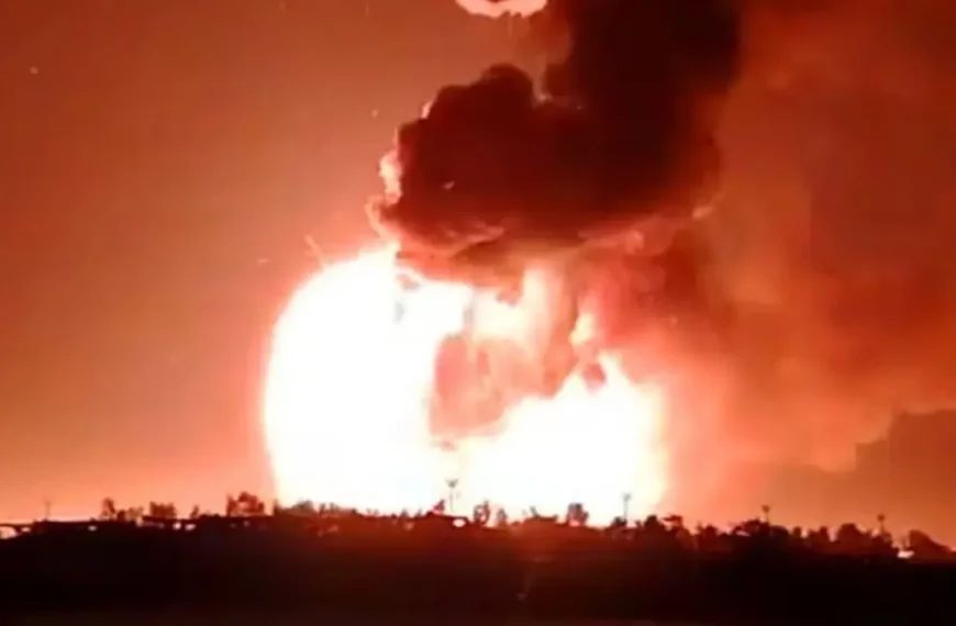 Explosión Industrial Ezeiza Deja Múltiples Heridos y Alerta