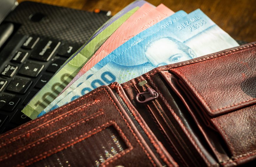 Aguinaldo Promedio 2025: Caída Real del 2,7%