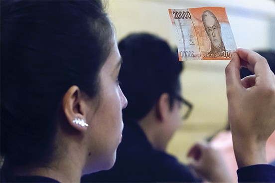 Billetes falsos: Cómo identificar y evitar problemas