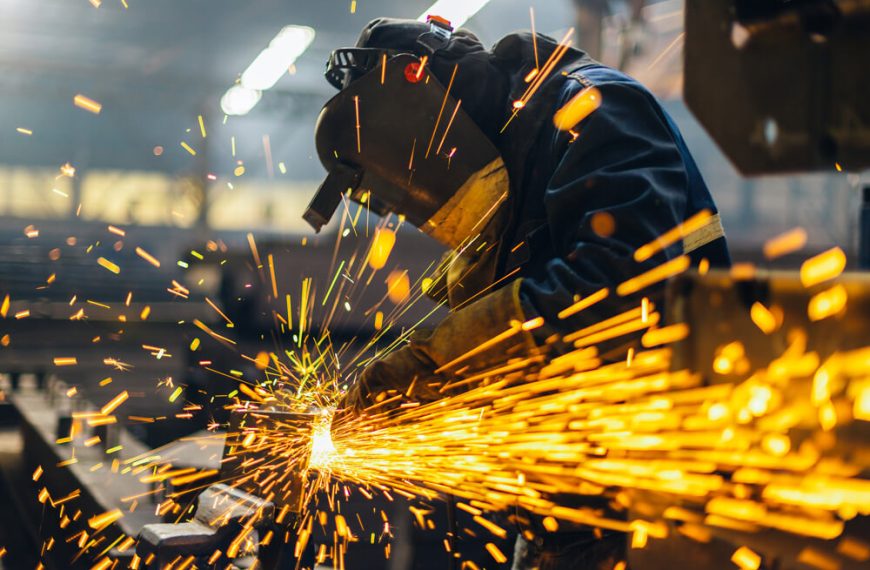 Industria Metalúrgica: ¿Por Qué Requiere Urgentemente Mejora?