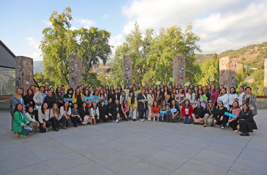 Mujeres en la Industria Minera: Un Cambio Hacia el Liderazgo
