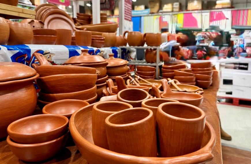 Artesanías de Greda: La Revolución Comercial en el Retail Chileno